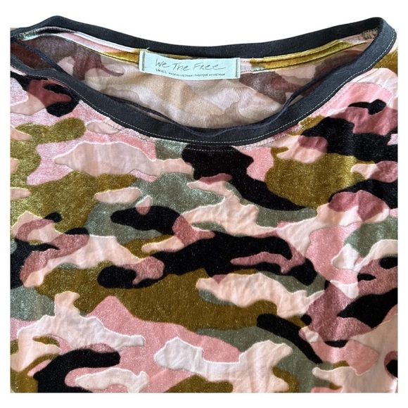 Free People We the Free Blouse Small Pink Green Teddy Velvet Camouflage Top Camo - Picture 3 of 6